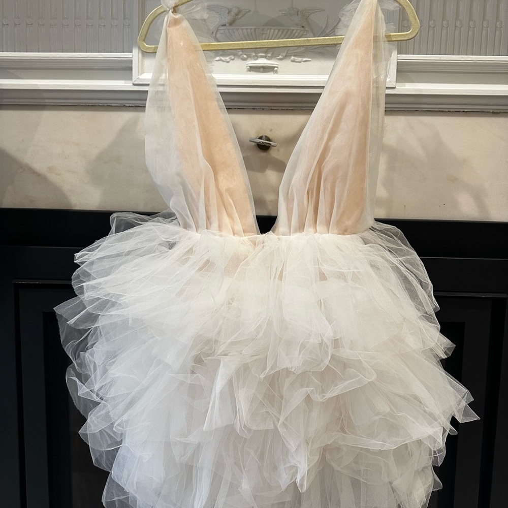 Elegant White Tulle Wedding Dress